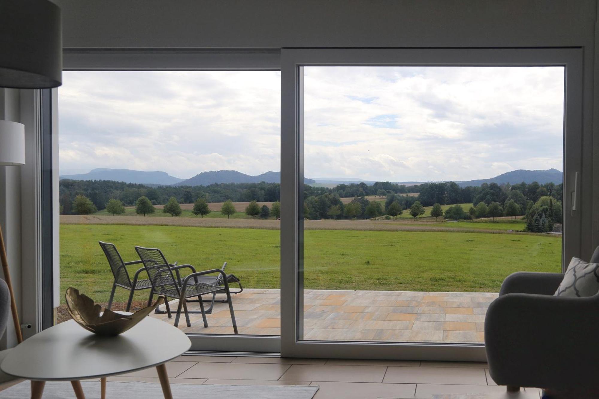 Ferienwohnung Auszeit mit Weitblick in der Sächsischen Schweiz Rathmannsdorf Zimmer foto